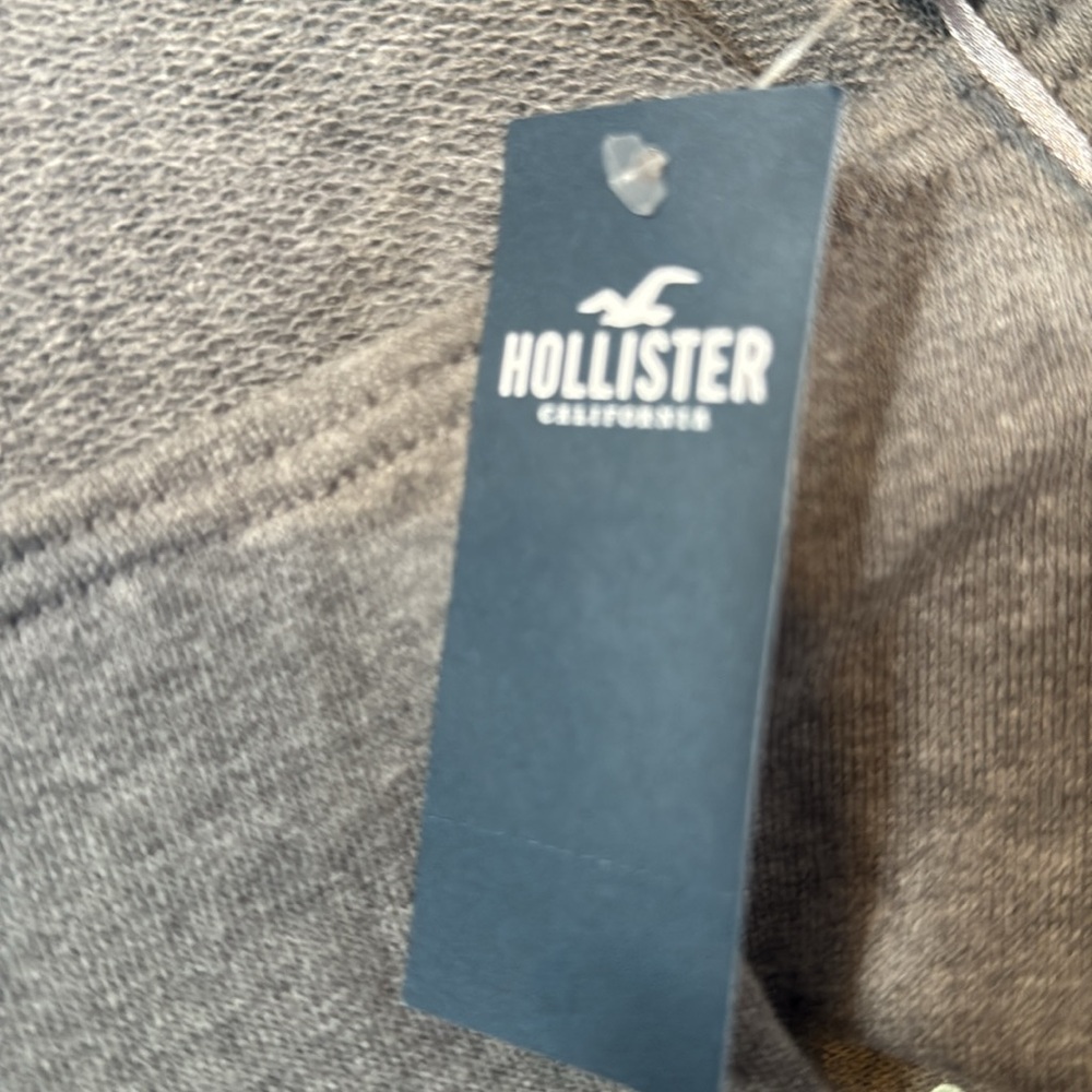 NWT hollister off the shoulder sweatshirt - Picture 5 of 6